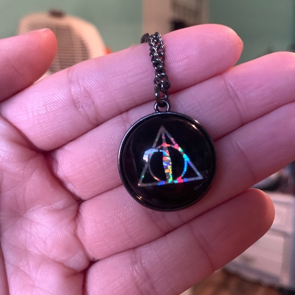Harry Potter Reflective Deathly Hallows Necklace - Picture 5 of 7